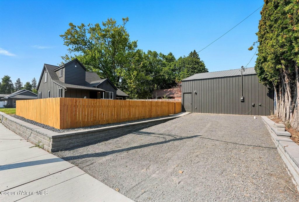 Photo of 1202 A, Coeur dAlene, ID 83814 (MLS # 25-9373)