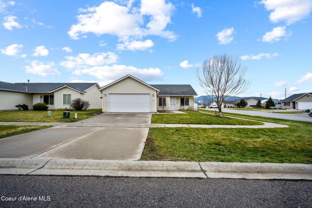 Photo of 2615 KNAPP Cir, Post Falls, ID 83854 (MLS # 26-207)
