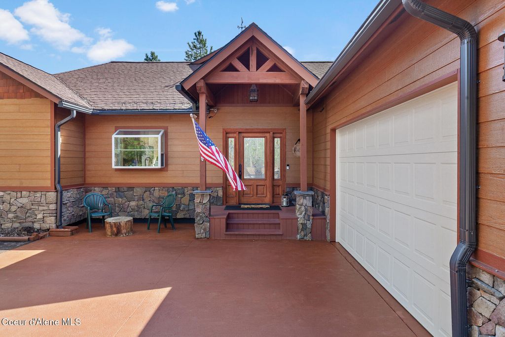Photo of 181 Stewart Dr, Blanchard, ID 83804 (MLS # 26-2692)