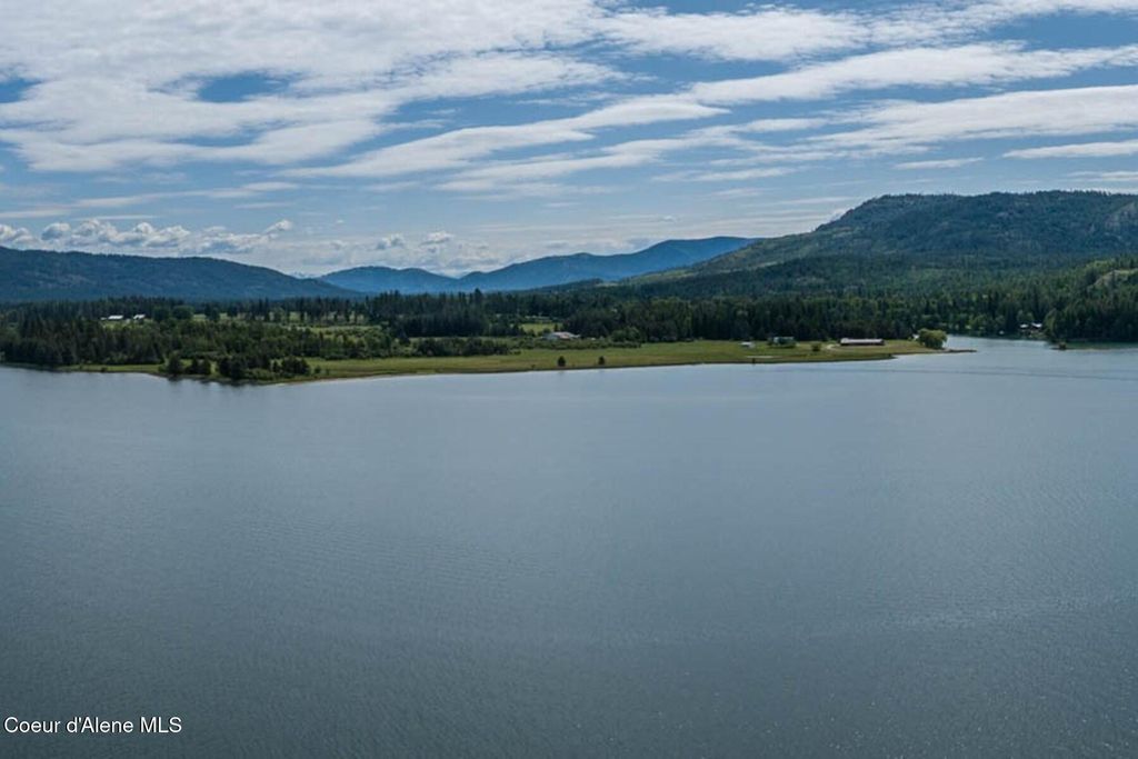 Photo of 475 Campbell Point Point, Laclede, ID 83841 (MLS # 26-2249)