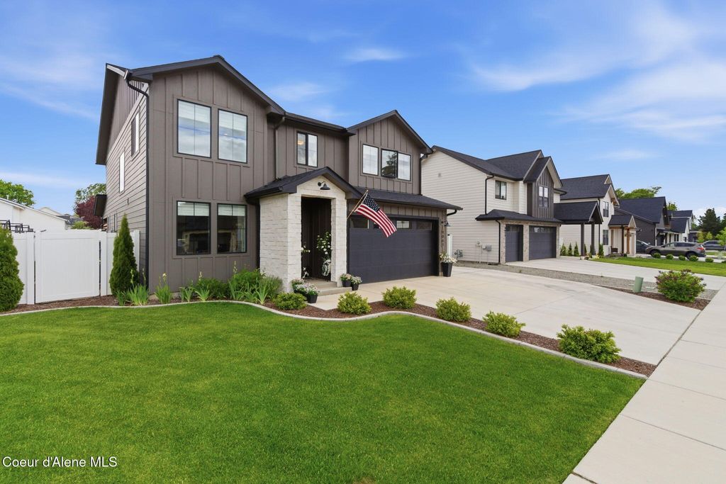 Photo of 9061 Raintree Ln, Hayden, ID 83835 (MLS # 26-5117)