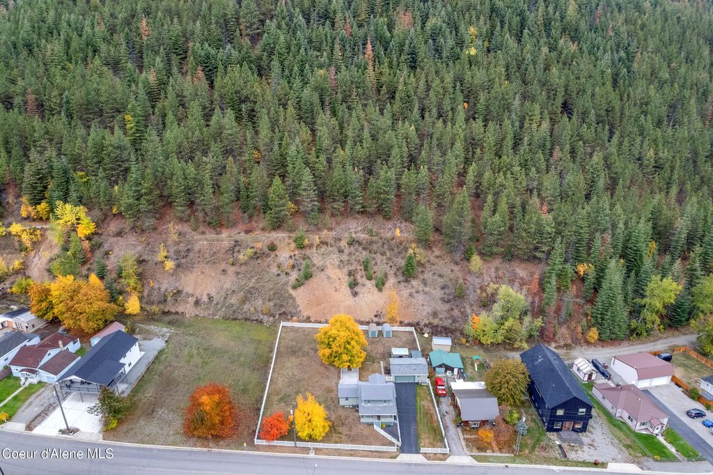 Photo of 332 Main St, Wardner, ID 83837 (MLS # 25-10544)