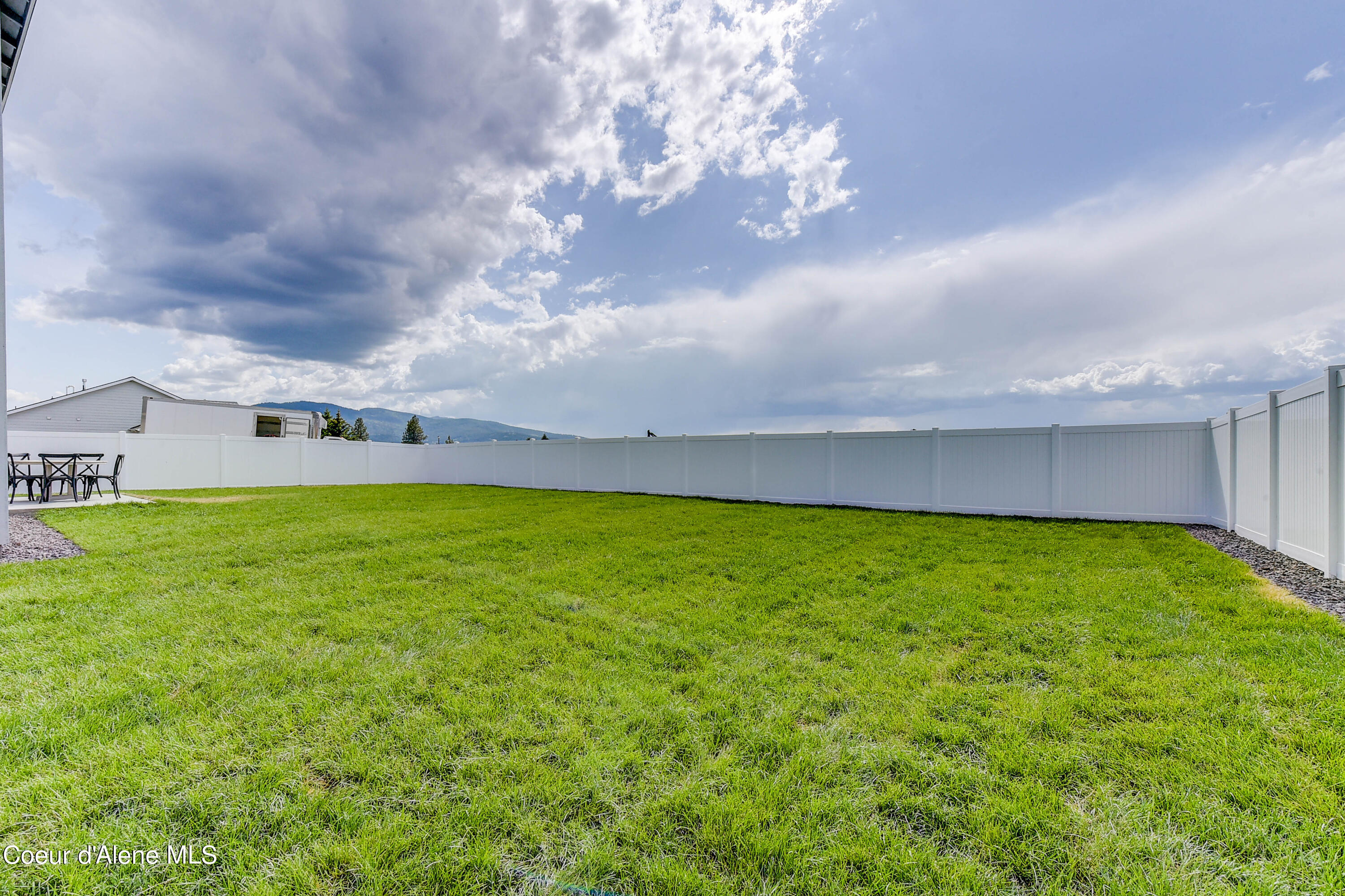 Post Falls, Idaho 83854, United States, 4 Bedrooms Bedrooms, ,3 BathroomsBathrooms,Residential,Pending,55699