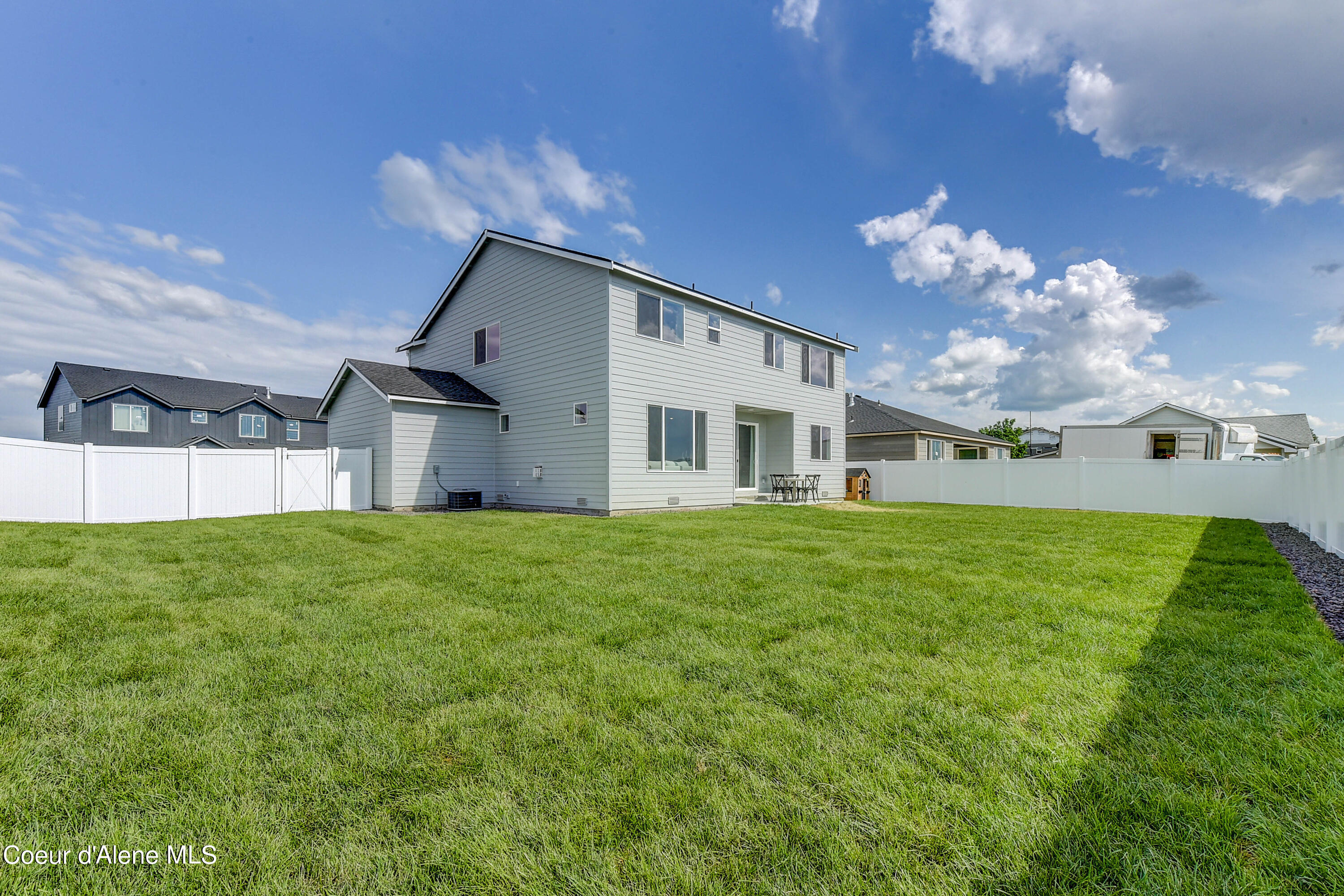 Post Falls, Idaho 83854, United States, 4 Bedrooms Bedrooms, ,3 BathroomsBathrooms,Residential,Pending,55699