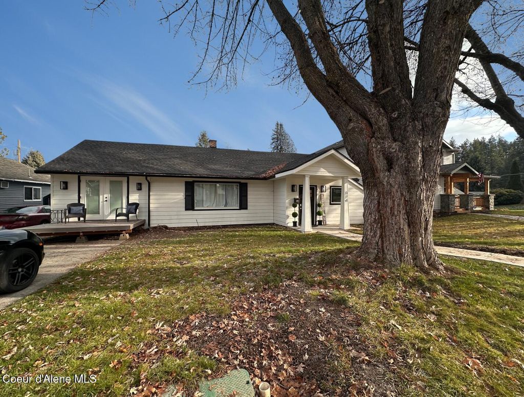 Photo of 324 16TH St, Coeur dAlene, ID 83814 (MLS # 25-11303)