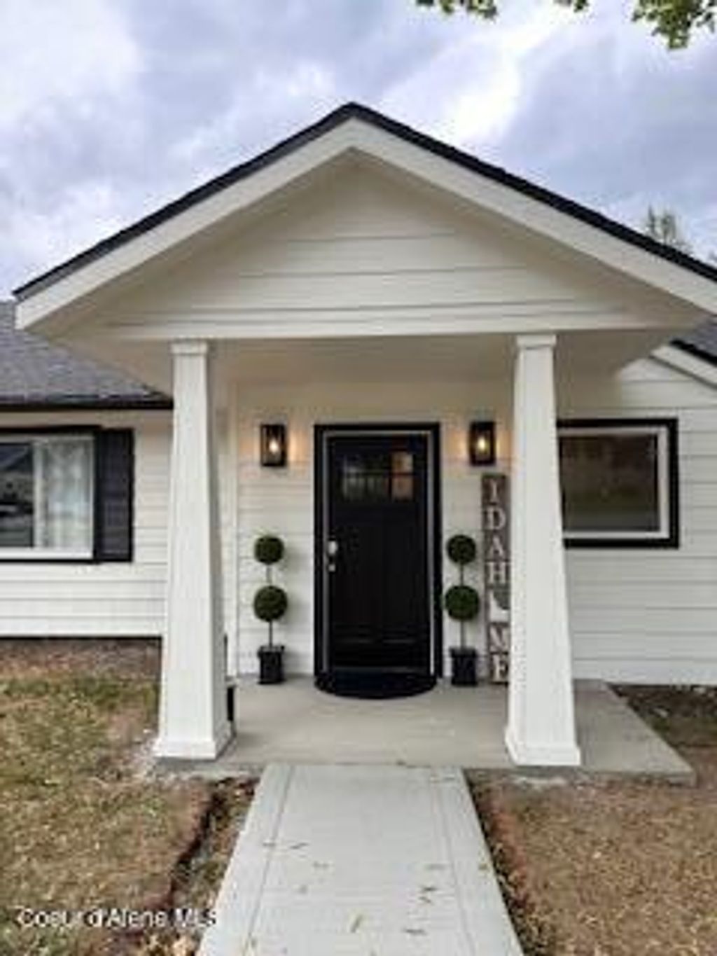 Photo of 324 16TH St, Coeur dAlene, ID 83814 (MLS # 25-11303)