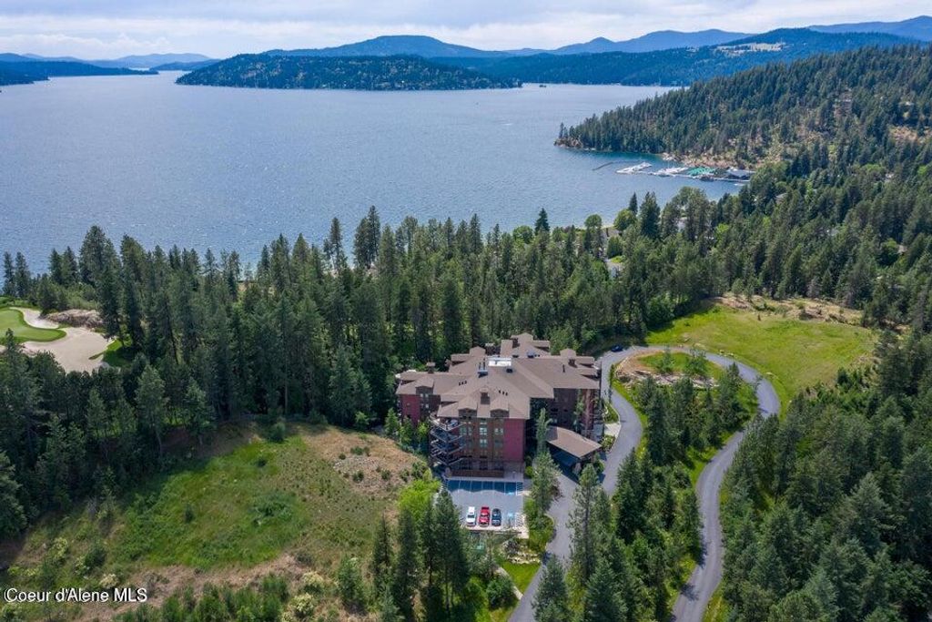 Photo of 1700 Tower Pt #APT 305, Coeur dAlene, ID 83814 (MLS # 26-4131)