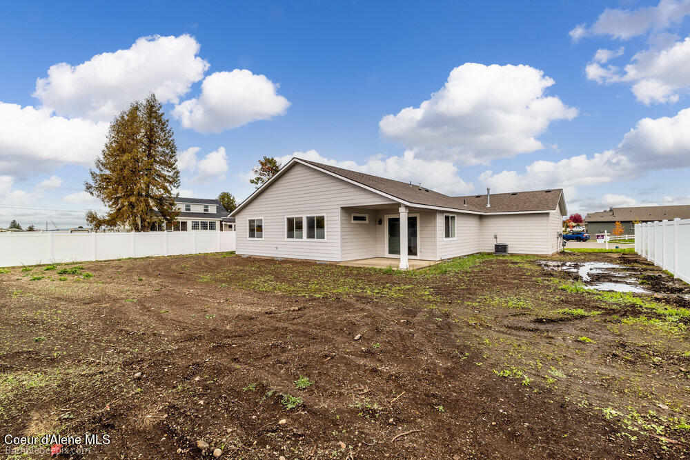 Hayden, Idaho 83835, United States, 3 Bedrooms Bedrooms, ,2 BathroomsBathrooms,Residential,Pending,33389