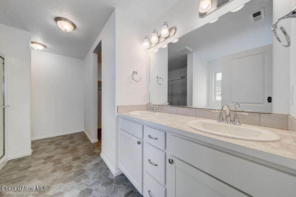 Hayden, Idaho 83835, United States, 3 Bedrooms Bedrooms, ,2 BathroomsBathrooms,Residential,Pending,33389