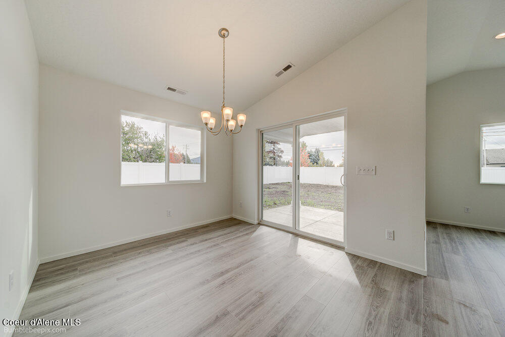 Hayden, Idaho 83835, United States, 3 Bedrooms Bedrooms, ,2 BathroomsBathrooms,Residential,Pending,33389