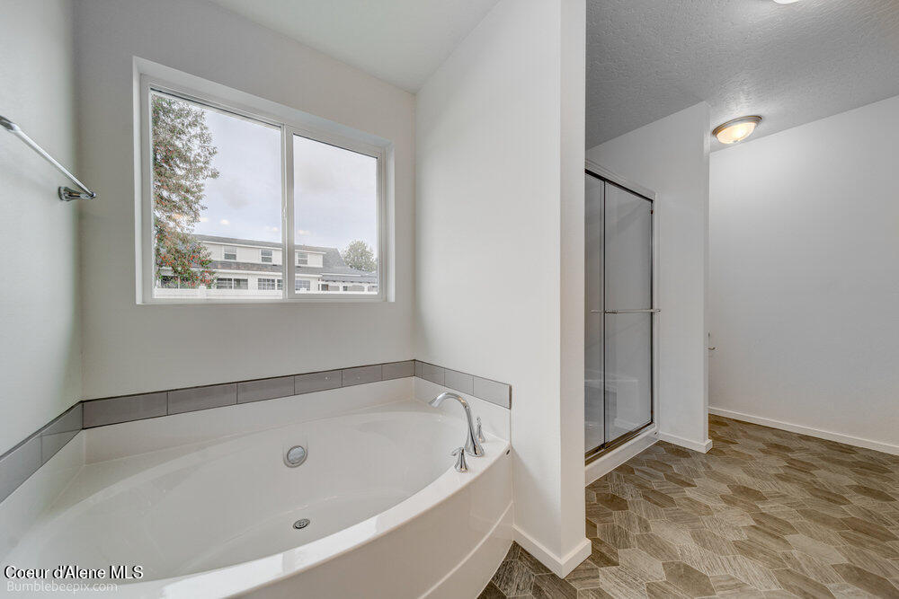 Hayden, Idaho 83835, United States, 3 Bedrooms Bedrooms, ,2 BathroomsBathrooms,Residential,Pending,33389