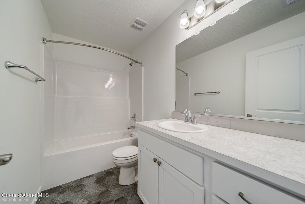 Hayden, Idaho 83835, United States, 3 Bedrooms Bedrooms, ,2 BathroomsBathrooms,Residential,Pending,33389