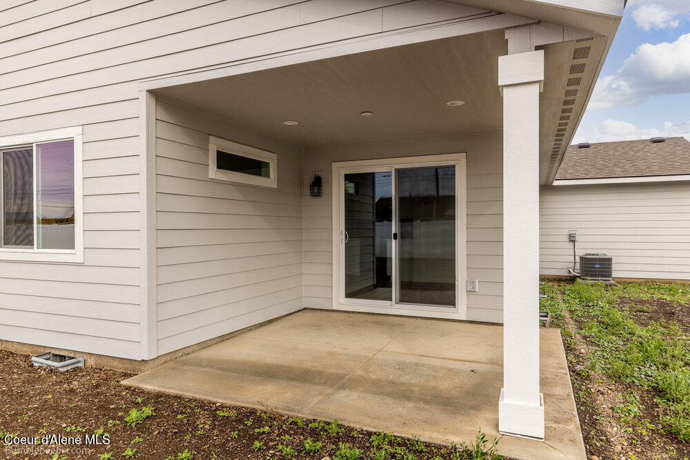 Hayden, Idaho 83835, United States, 3 Bedrooms Bedrooms, ,2 BathroomsBathrooms,Residential,Pending,33389