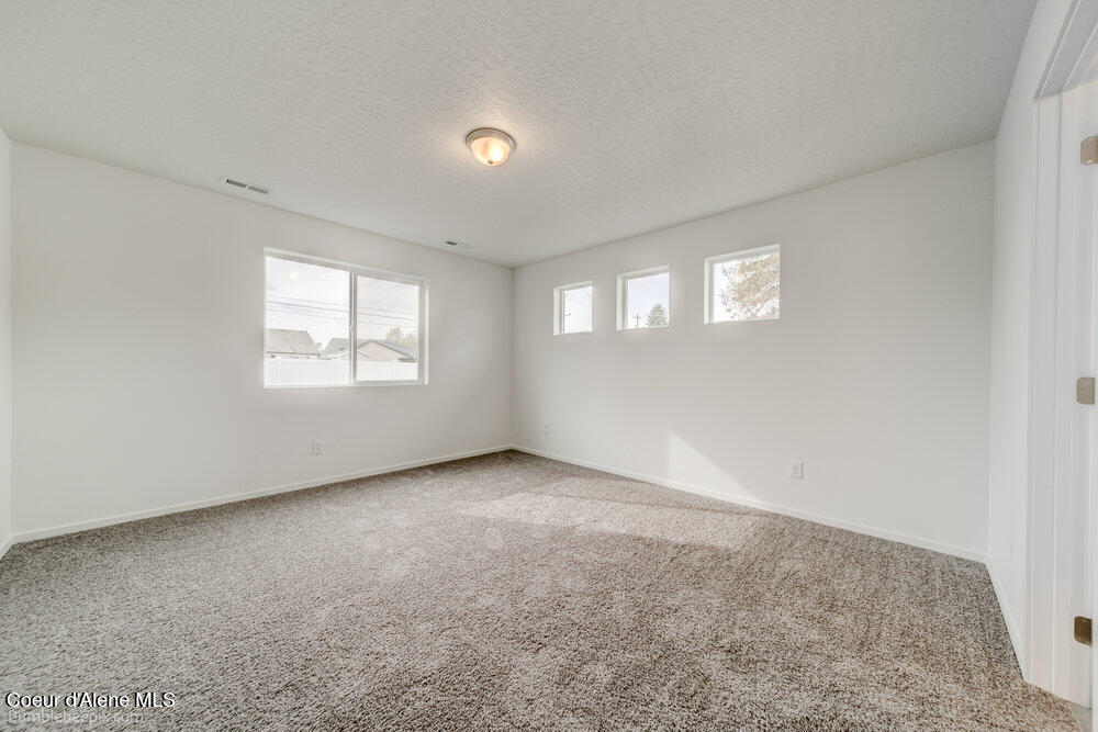 Hayden, Idaho 83835, United States, 3 Bedrooms Bedrooms, ,2 BathroomsBathrooms,Residential,Pending,33389