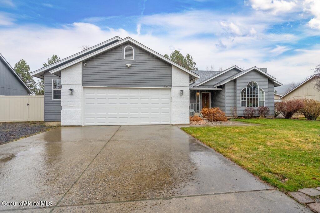 Photo of 1569 Shadduck Ln, Coeur dAlene, ID 83815 (MLS # 26-1935)