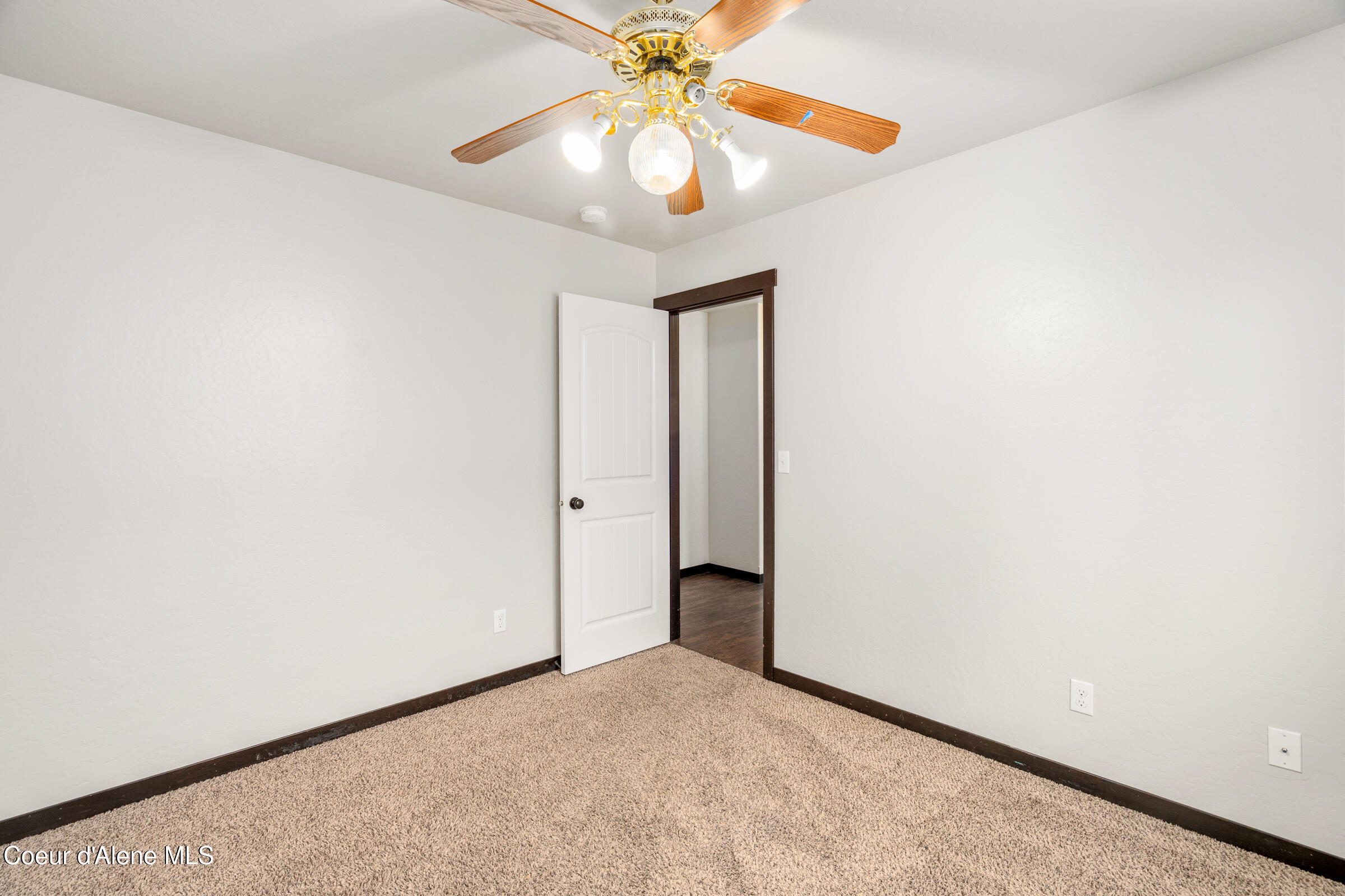 32425 S 8th Ave, Spirit Lake, Idaho image 13
