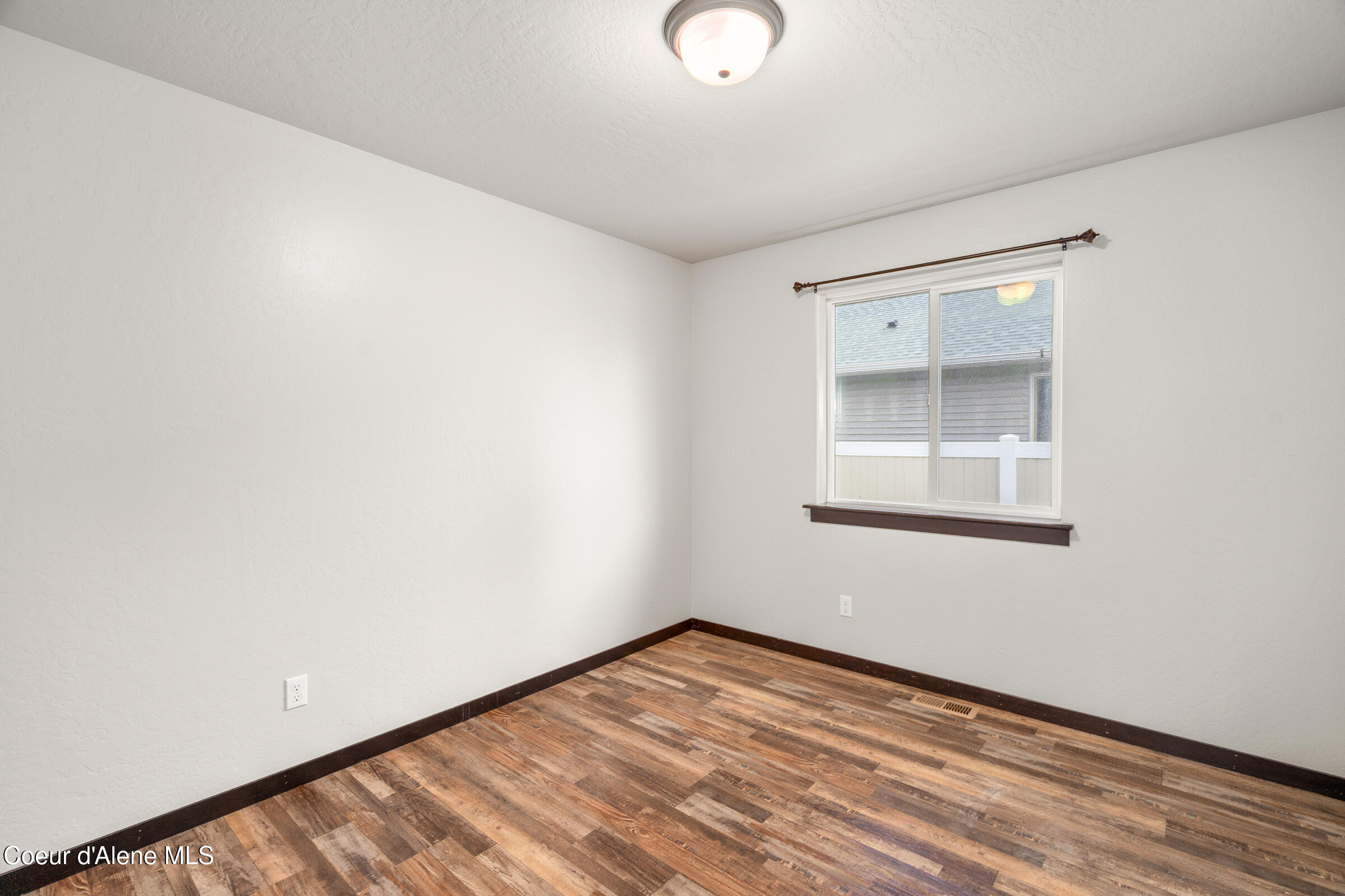 32425 S 8th Ave, Spirit Lake, Idaho image 16
