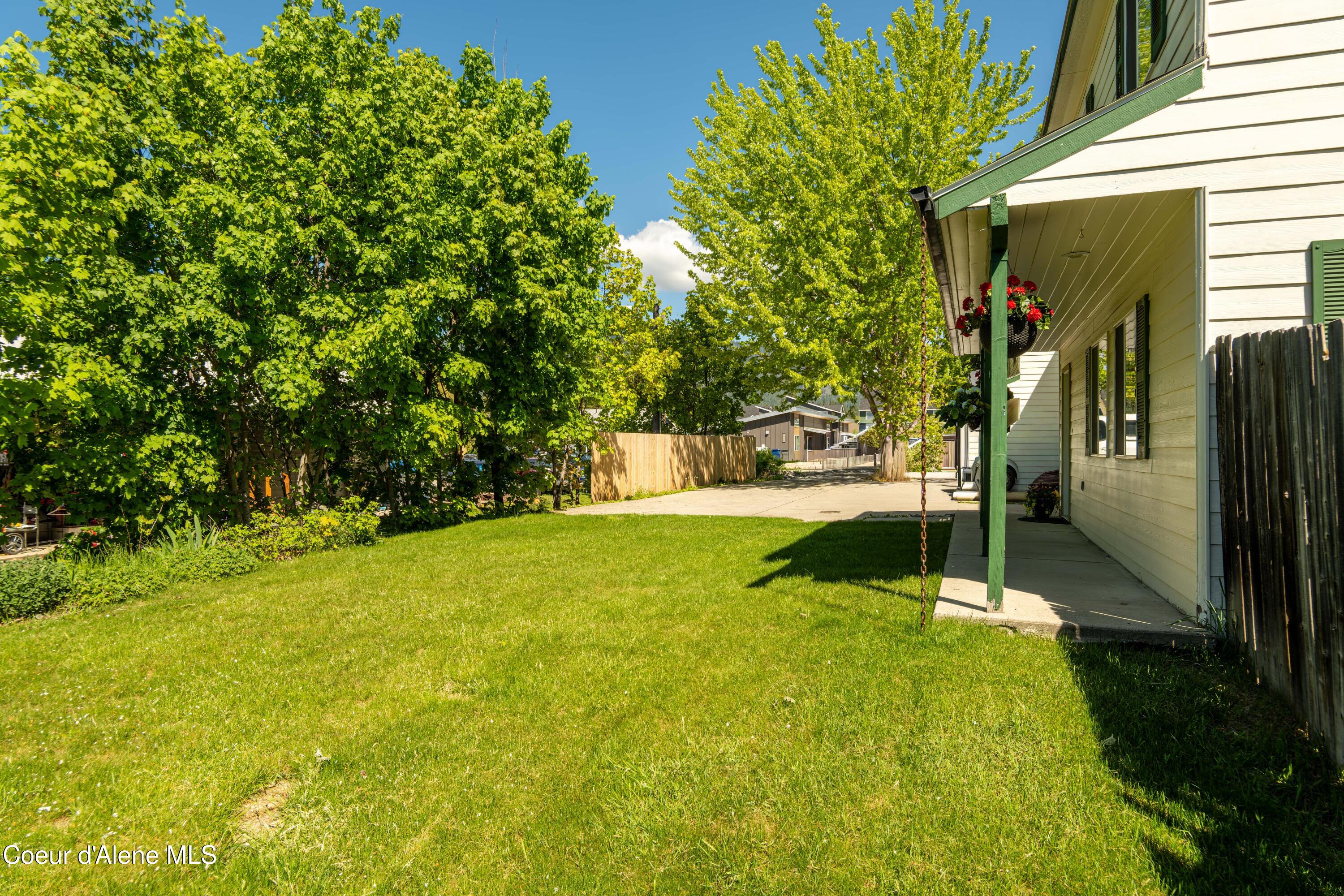 1611 Cedar