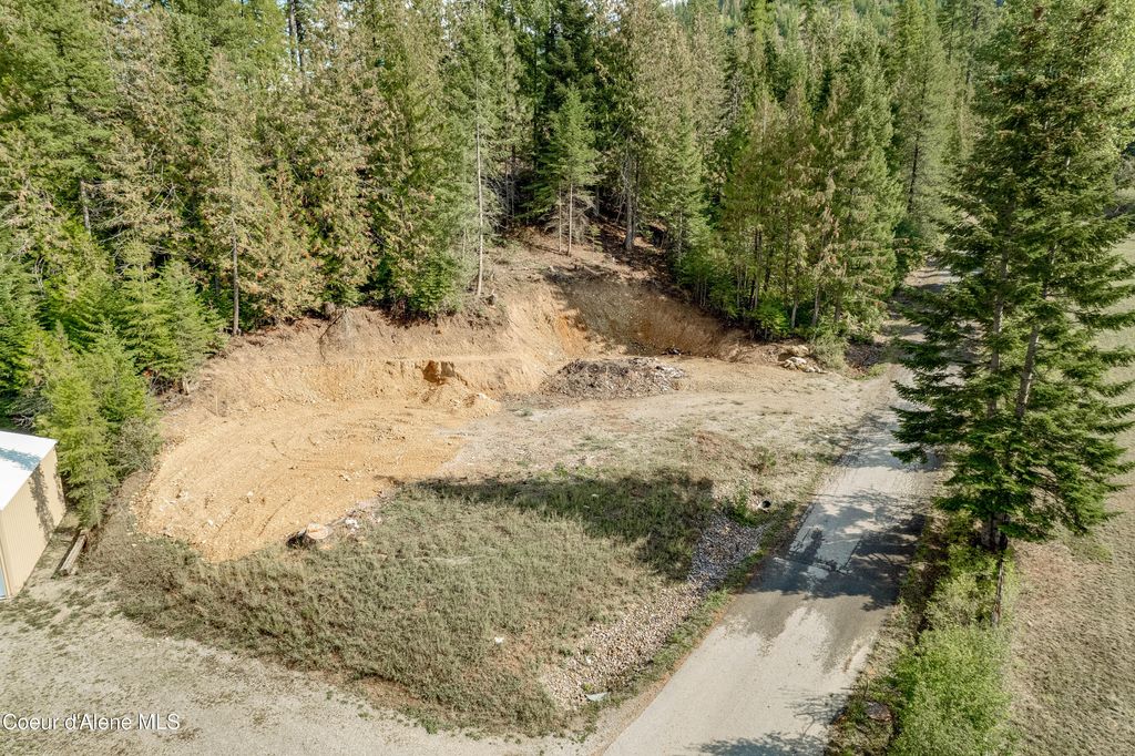 Photo of 601 8th, Mullan, ID 83846 (MLS # 25-11245)