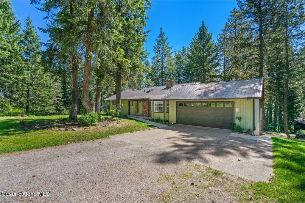 Photo of 12696 DOVER Ln, Hayden, ID 83835 (MLS # 25-5692)