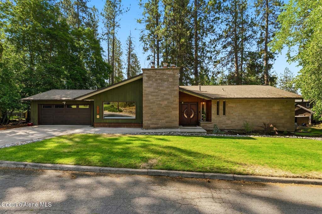 Photo of 1023 Crestline DR, Coeur dAlene, ID 83814 (MLS # 26-8449)