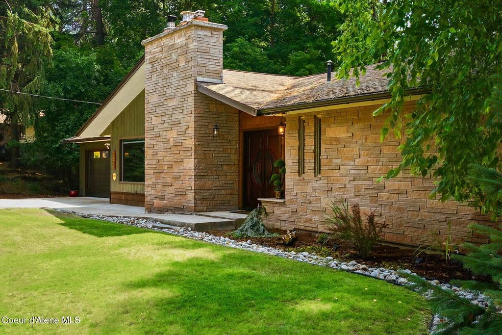 Photo of 1023 Crestline DR, Coeur dAlene, ID 83814 (MLS # 26-8449)