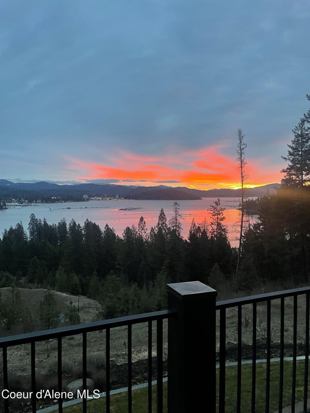 Photo of 2066 Espinazo Dr, Coeur dAlene, ID 83814 (MLS # 26-3478)