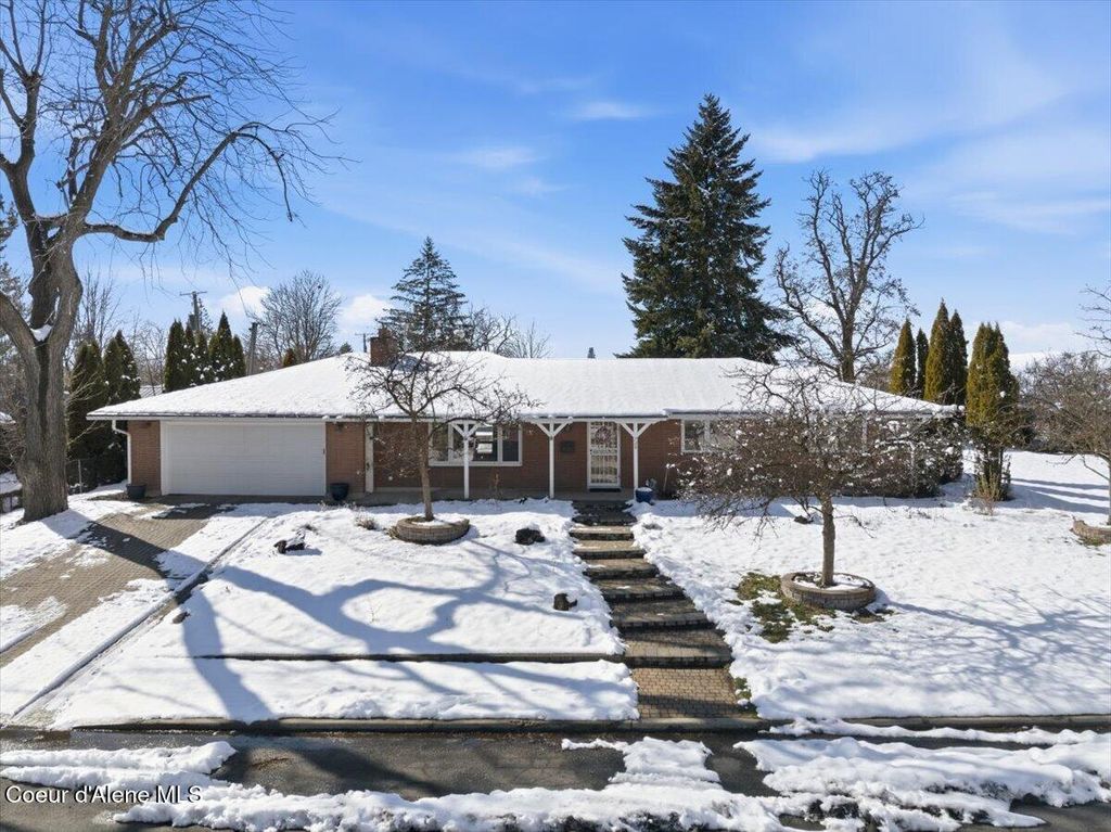 Photo of 720 BUENA VISTA Vista, Cheney, WA 99004 (MLS # 26-4939)