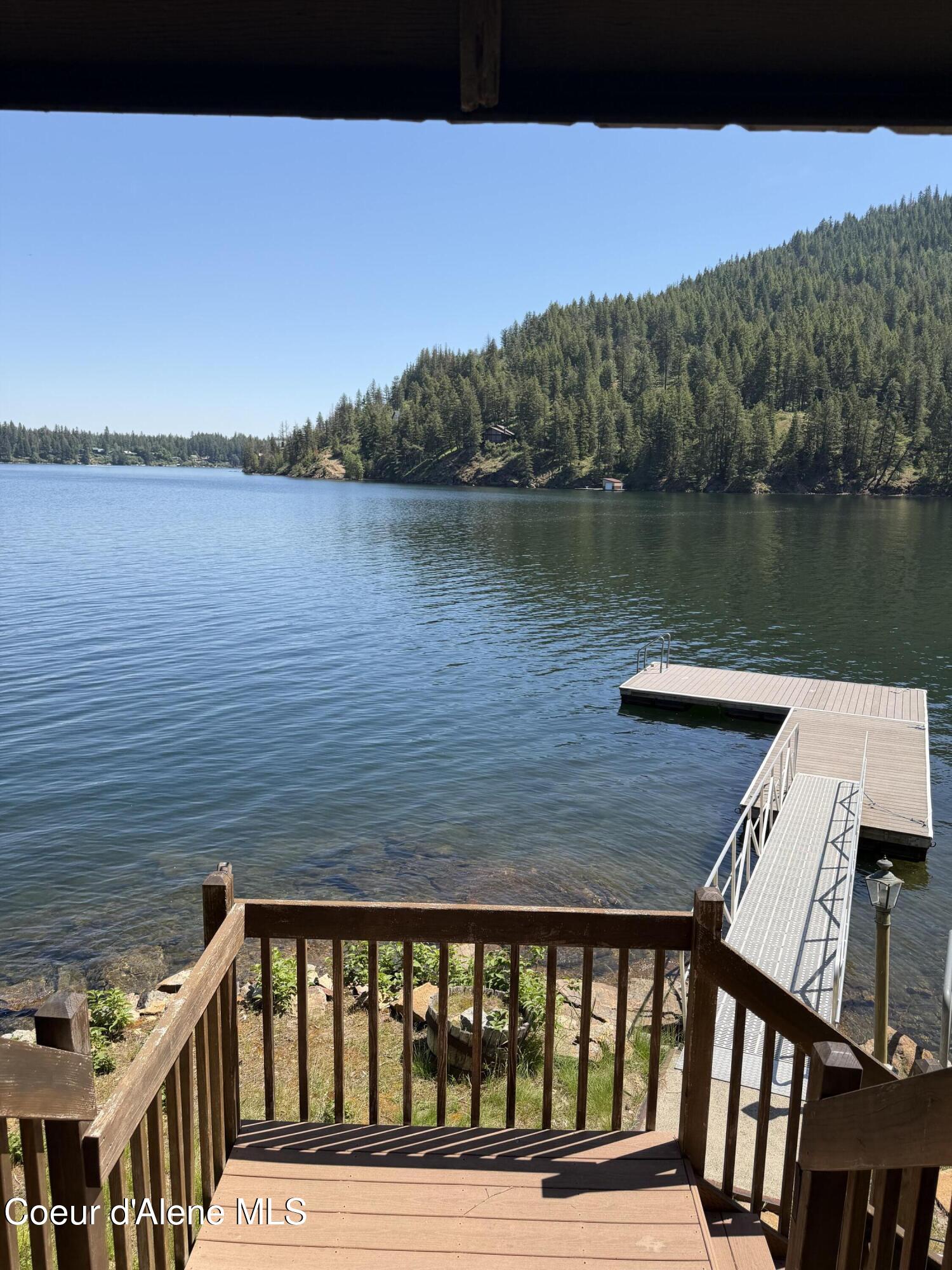 14226 Spirit Lake