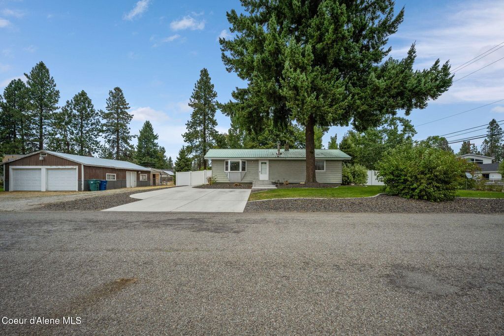 Photo of 104 16TH Ave, Post Falls, ID 83854 (MLS # 25-9004)