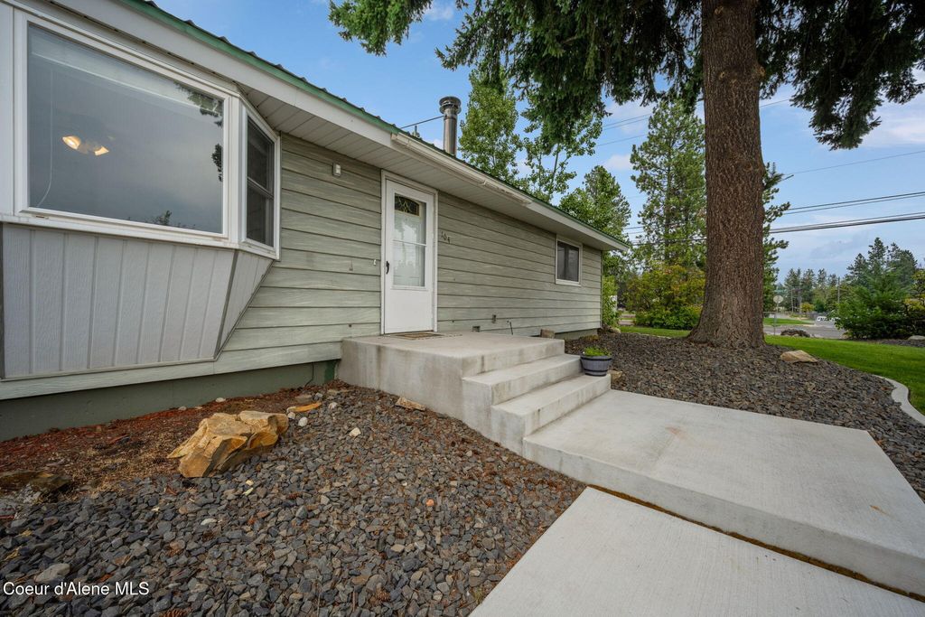 Photo of 104 16TH Ave, Post Falls, ID 83854 (MLS # 25-9004)