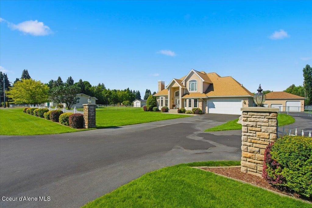 Photo of 7255 Colfax St, Dalton Gardens, ID 83815 (MLS # 26-8628)
