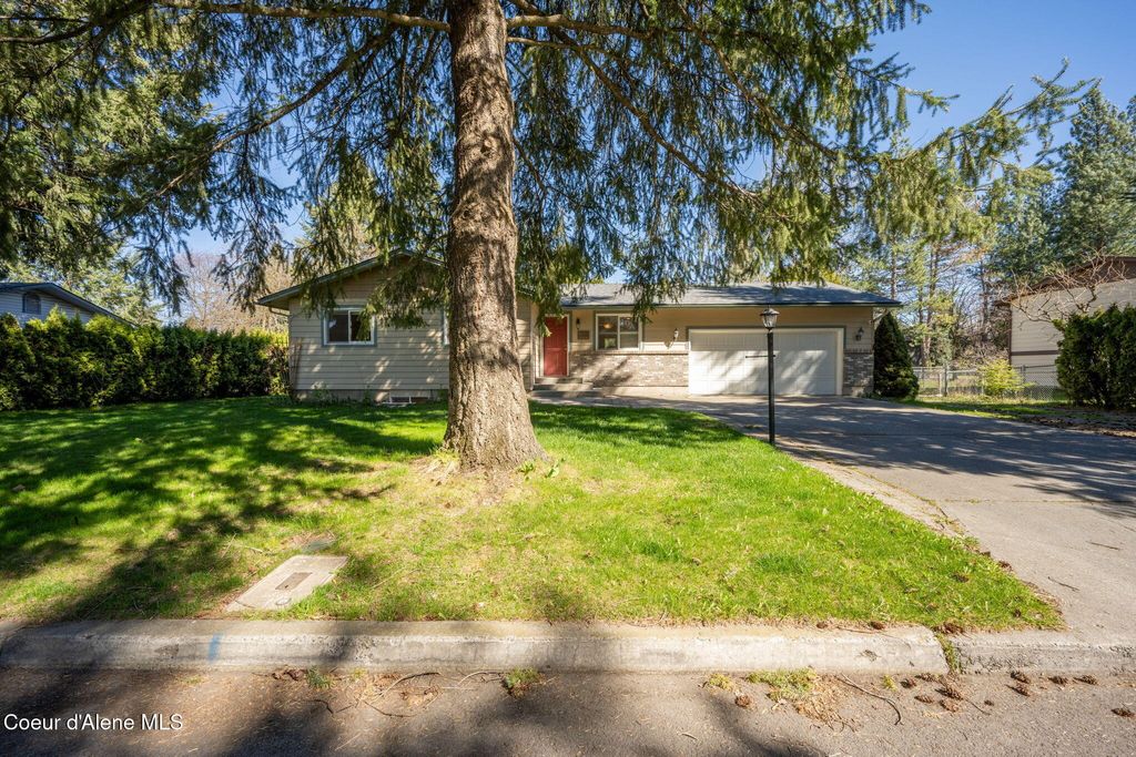 Photo of 4006 Moccasin Rd, Coeur dAlene, ID 83815 (MLS # 26-5315)