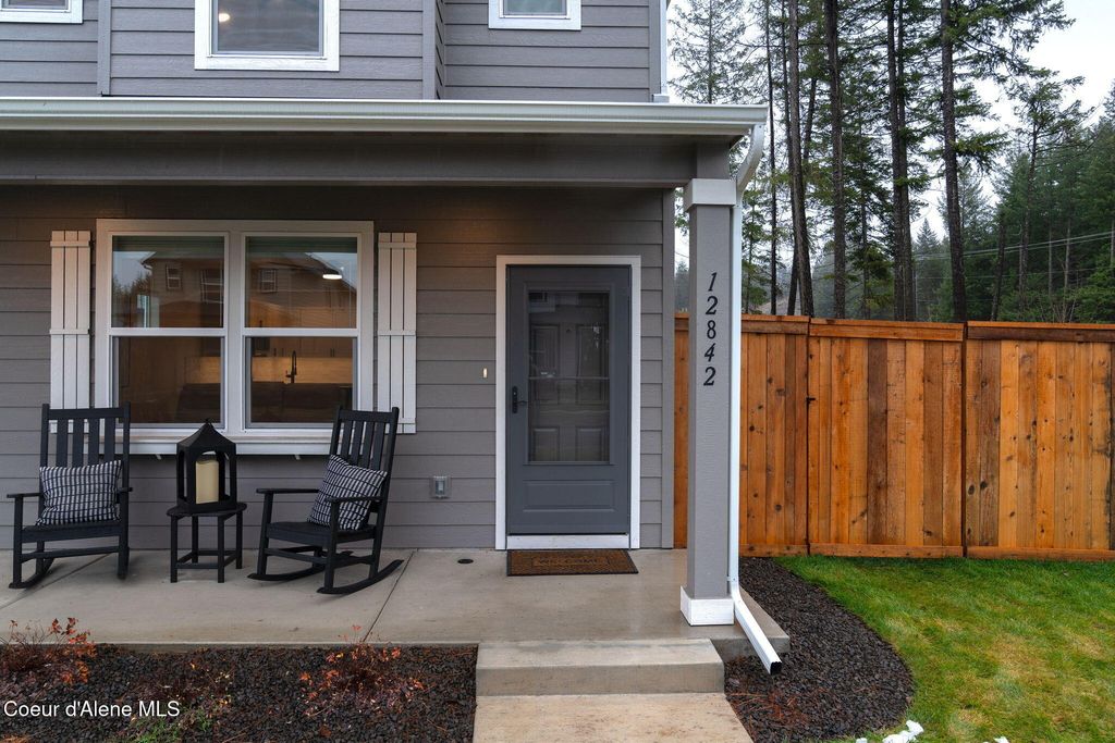 Photo of 12842 Bunchberry St St, Hayden, ID 83835 (MLS # 25-11476)