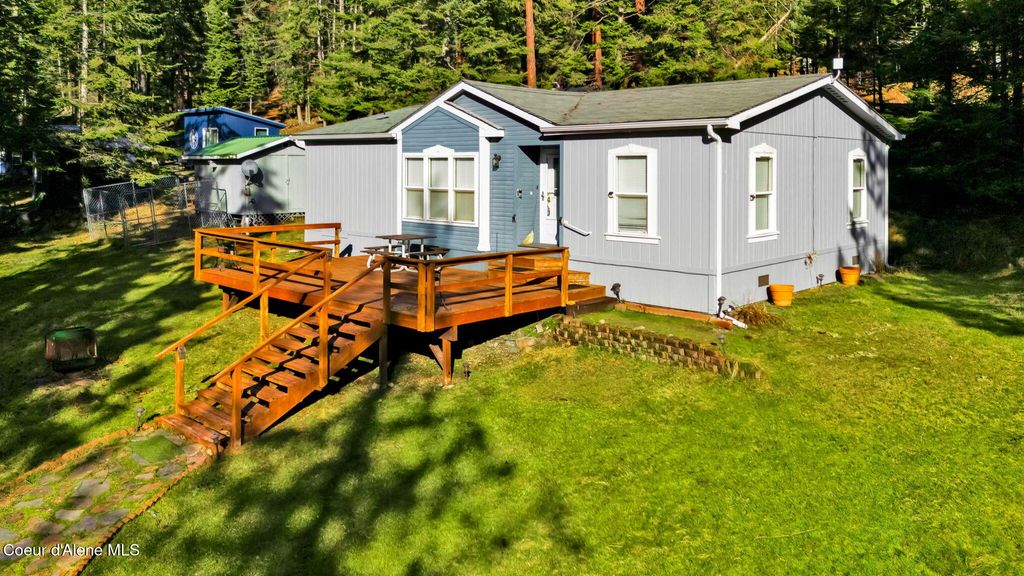 Photo of 181 Circle Dr, Hope, ID 83836 (MLS # 26-1361)
