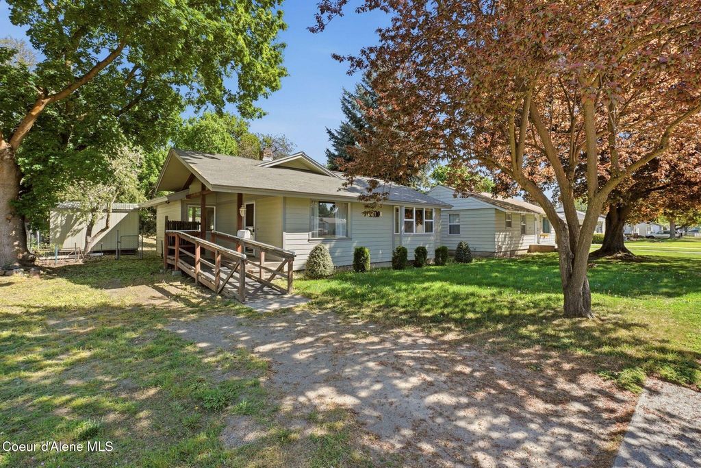 Photo of 2410 Decatur AVE, Spokane, WA 99205 (MLS # 26-4748)