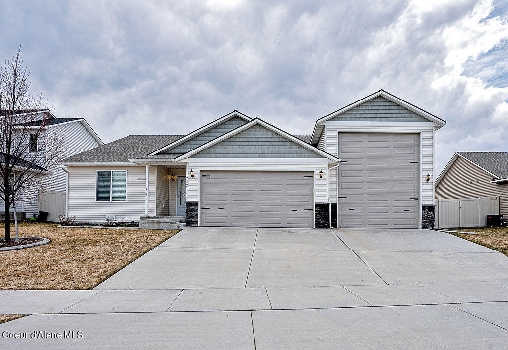 6542 W Harmony St, Rathdrum, Idaho image 1