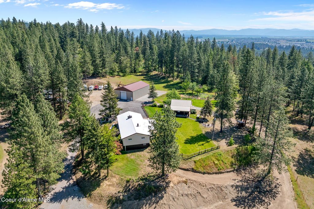 Photo of 13874 Idaho RD, Rathdrum, ID 83858 (MLS # 26-5453)