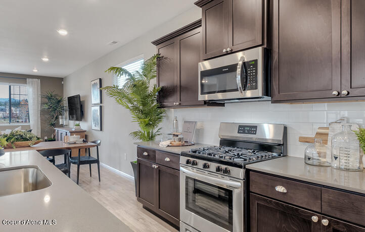 Hayden, Idaho 83835, United States, 3 Bedrooms Bedrooms, ,3 BathroomsBathrooms,Residential,Pending,49032