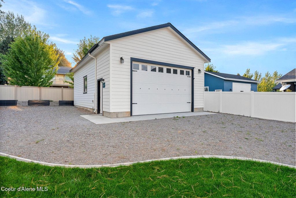 Photo of 10589 CRIMSON Dr, Hayden, ID 83835 (MLS # 25-9942)