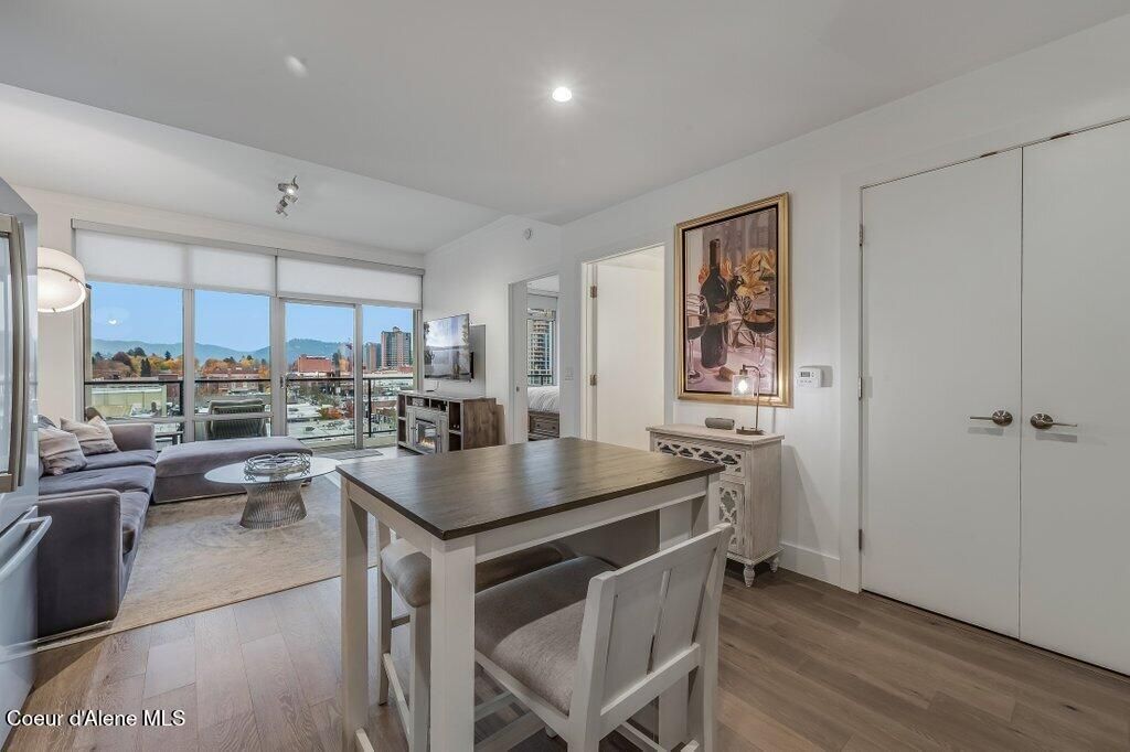 Photo of 201 1ST St #704, Coeur dAlene, ID 83814 (MLS # 25-10789)