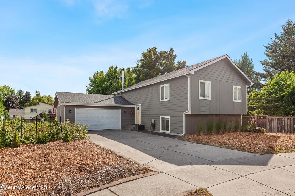 Photo of 4405 Sherlock CT, Coeur dAlene, ID 83815 (MLS # 26-6928)
