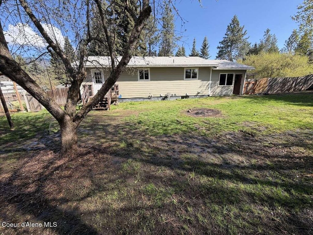 Photo of 7526 Pine St, Rathdrum, ID 83858 (MLS # 26-4476)