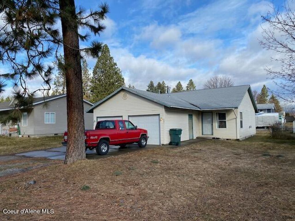 Photo of 112 W 20th Avenue, Post Falls, ID 83854 (MLS # 24-2387)