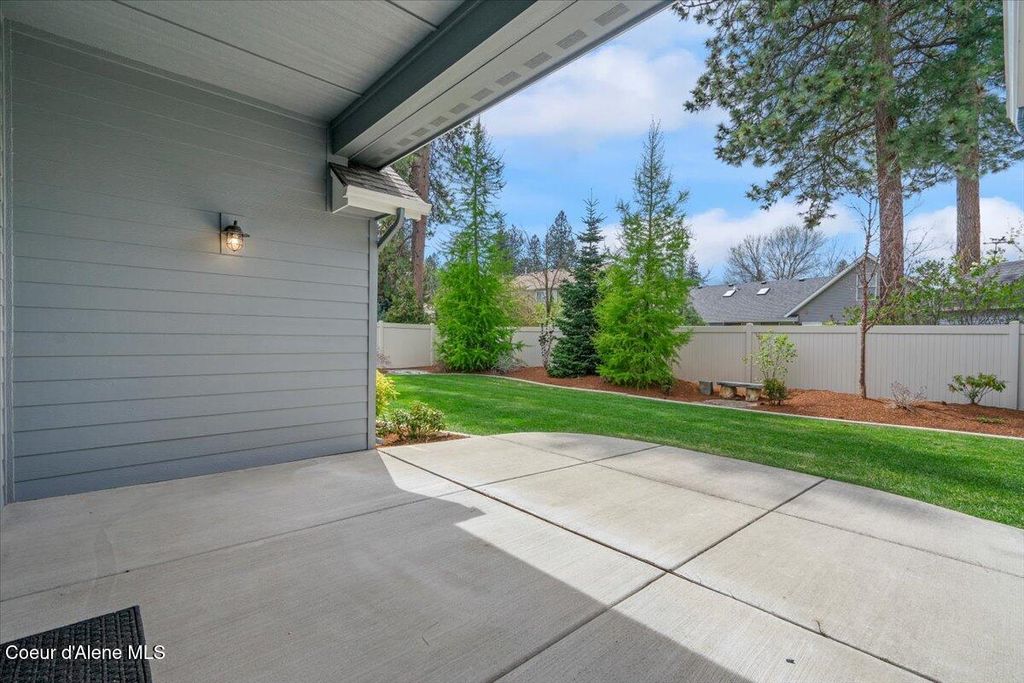 Photo of 2240 THOMAS HILL Hill, Coeur dAlene, ID 83815 (MLS # 26-4142)