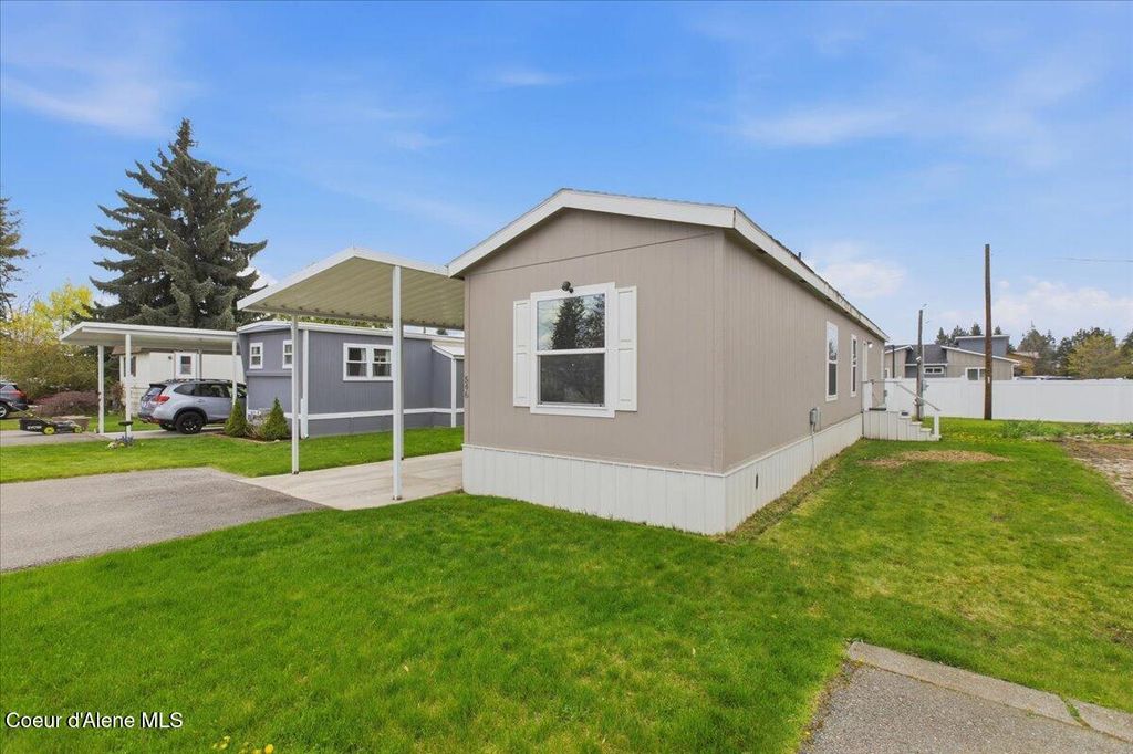 Photo of 546 Lake City Ln, Coeur dAlene, ID 83815 (MLS # 26-4103)