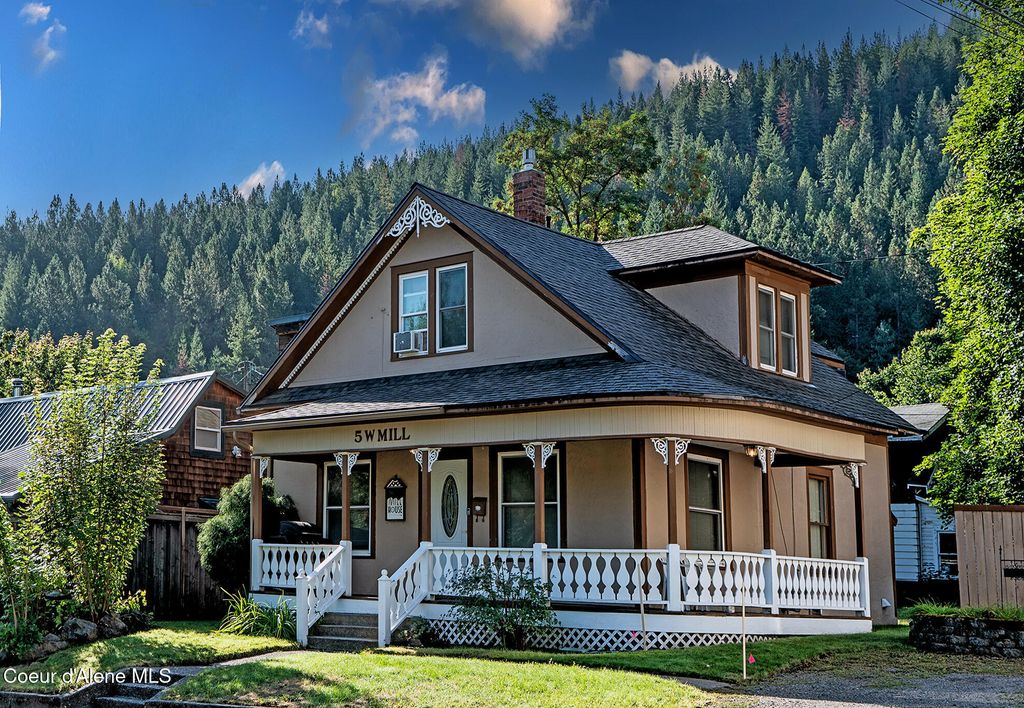 Photo of 5 Mill Ave, Kellogg, ID 83837 (MLS # 25-10594)