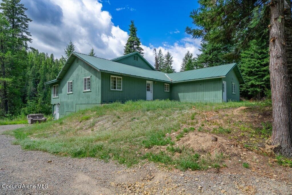 Photo of 842 Eastriver Spur Spur, Priest River, ID 83856 (MLS # 25-7505)