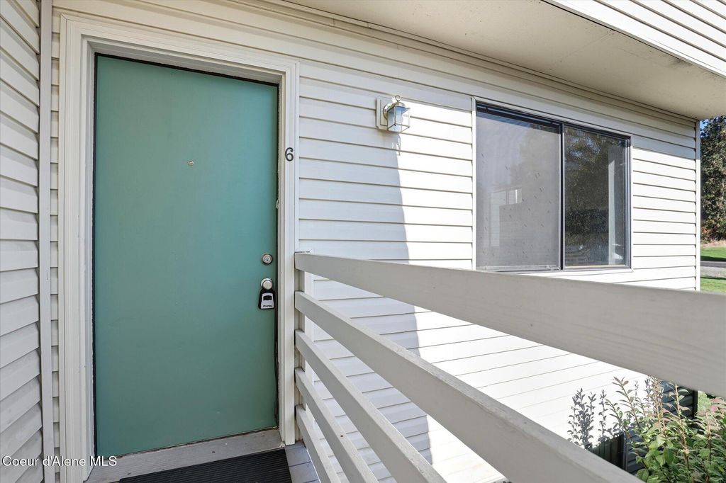 Photo of 8204 RIDGEWOOD Dr #6, Hayden, ID 83835 (MLS # 25-10247)
