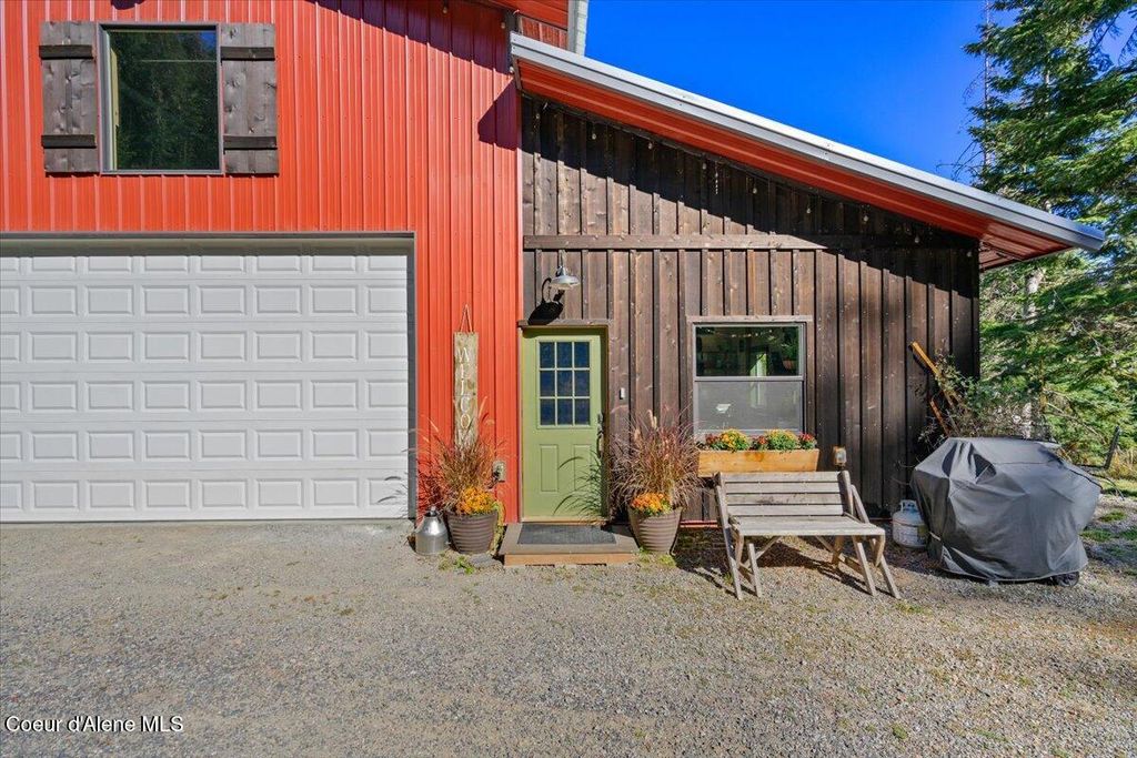 Photo of 8485 Sausser Dr, Coeur dAlene, ID 83814 (MLS # 25-10237)
